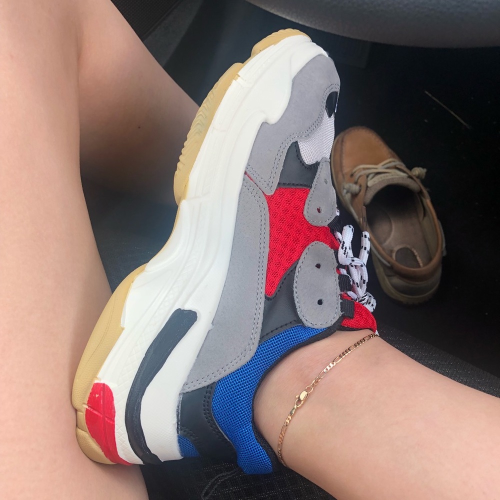 Color fashion sneakers